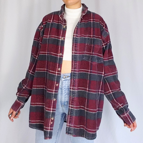 SOLD 90’s plaid corduroy button down - Picture 4 of 4